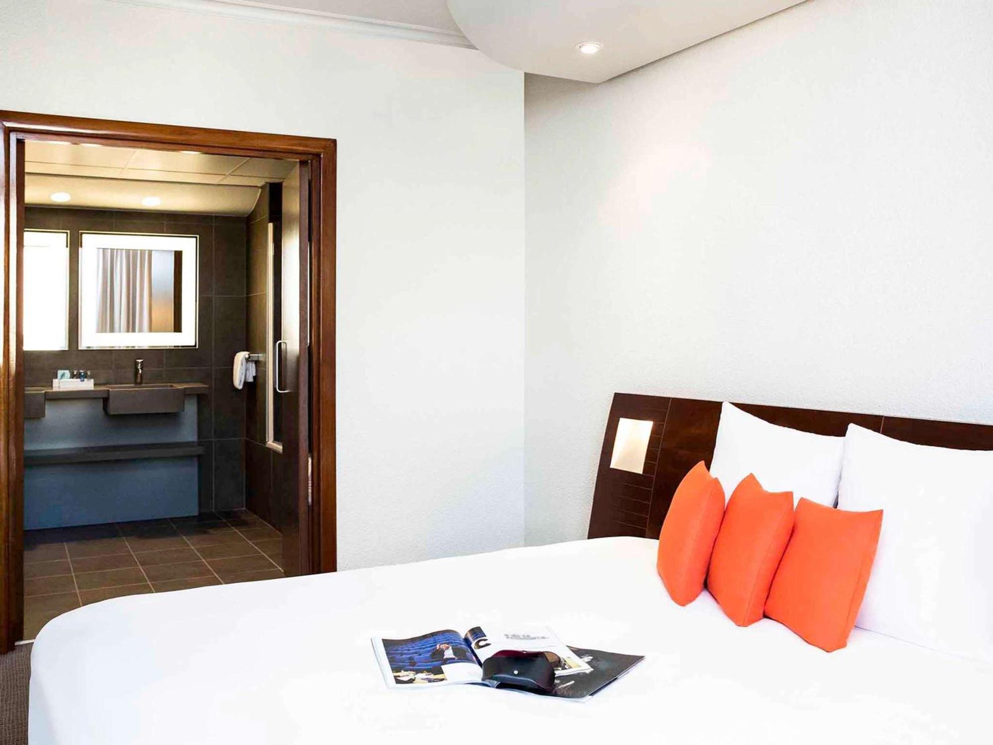 โนโวเทล เกรอนอบล์ ซองทร์ Hotel เกรอน็อบล์ ภายนอก รูปภาพ